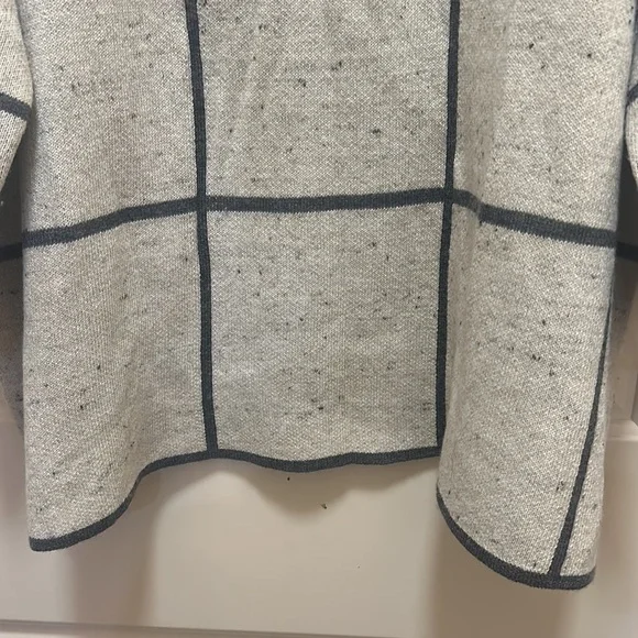 Eileen Fisher wool/ organic cotton sweater box cut. - Picture 7 of 7